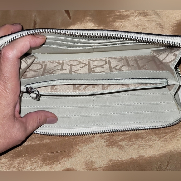 Calvin Klein White and Brown Monogram Wallet - Picture 4 of 7